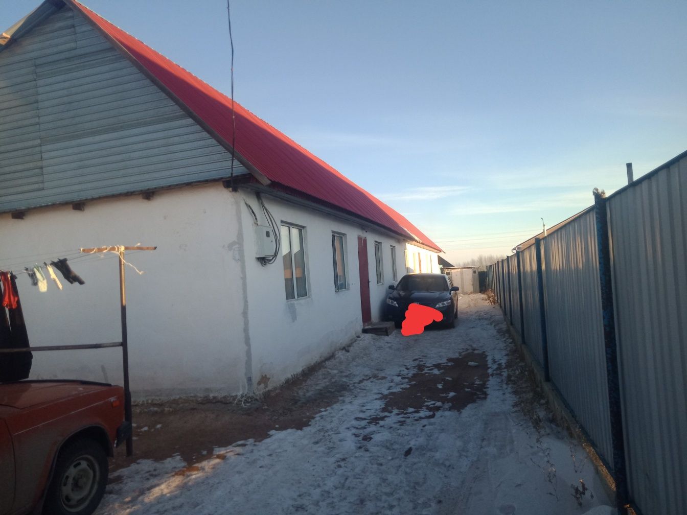Продам недо,строенный дом, с 8 времянками