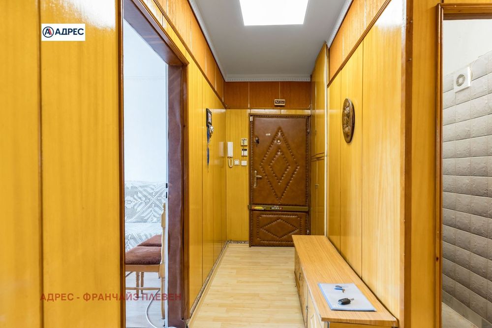 Продава се Тристаен апартамент в Плевен, Сторгозия - 75 кв.м за 1094 €/кв.м - Снимка #8