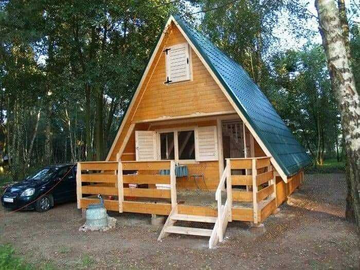 Cabana stil A-Frame, case, terase si foisoare din structura de lemn