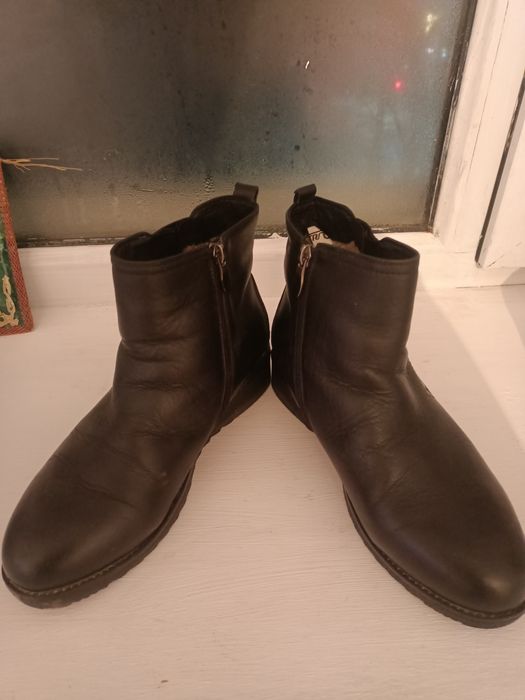 Продам зимние сапоги женские