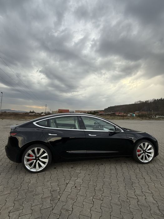 Tesla Model 3 Dual Motor Performance AWD 2019
