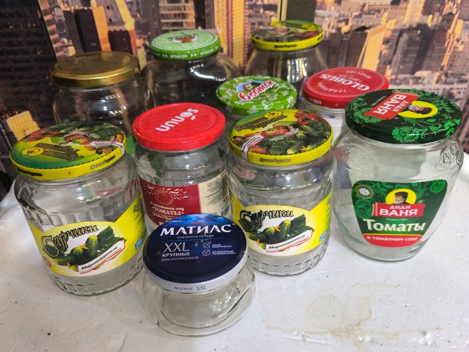 Банки стеклянные с закручивающимися крышками
