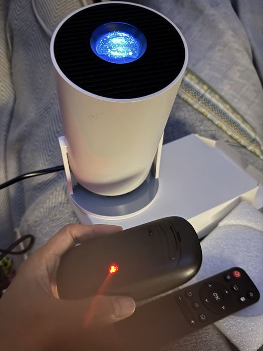 Videoproiector Portabil Suporta 4K 1080p,nou!