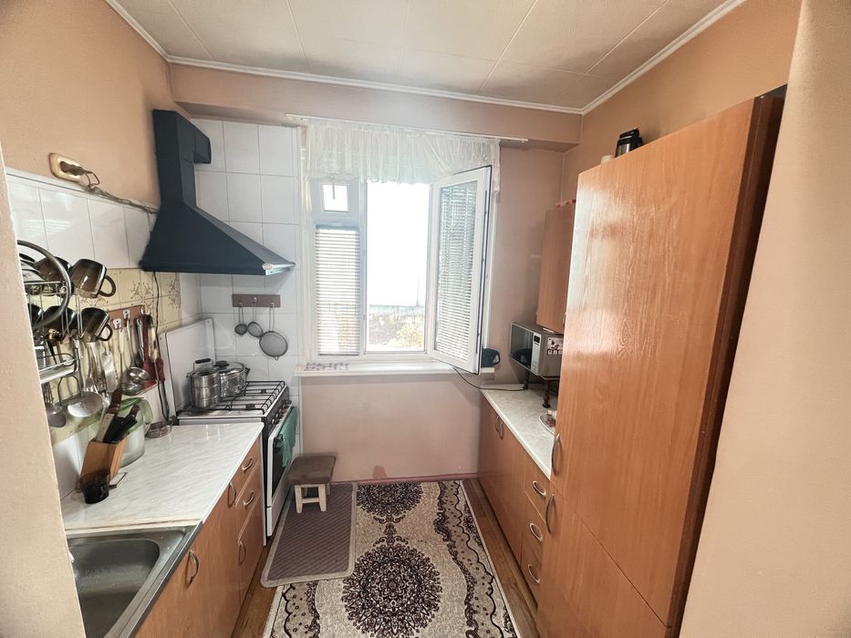 Продаётся 2х комнатная квартира на 2м этаже,балкон2*6,Карасу-6.