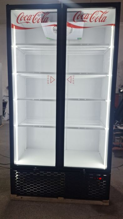 Акция !!! Продаются витринние холодильники