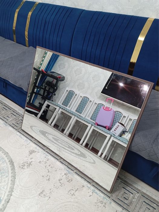 Продам настенное зеркало