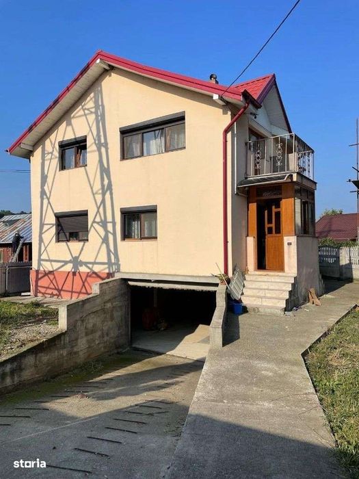 Casa D+P+M centru Margineni,semimobilata,sau schimb cu apart+diferenta