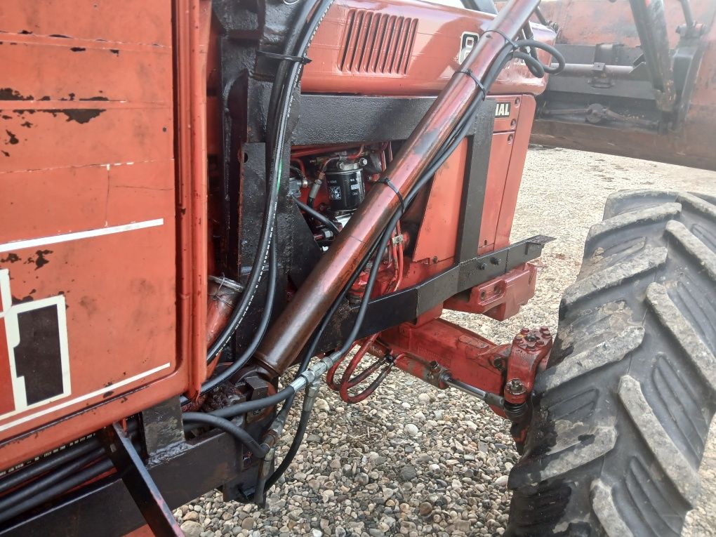 Tractor international 856 XL  4X4