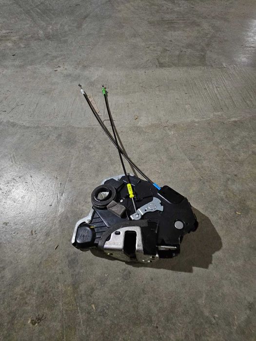 Брава Toyota Auris 2013