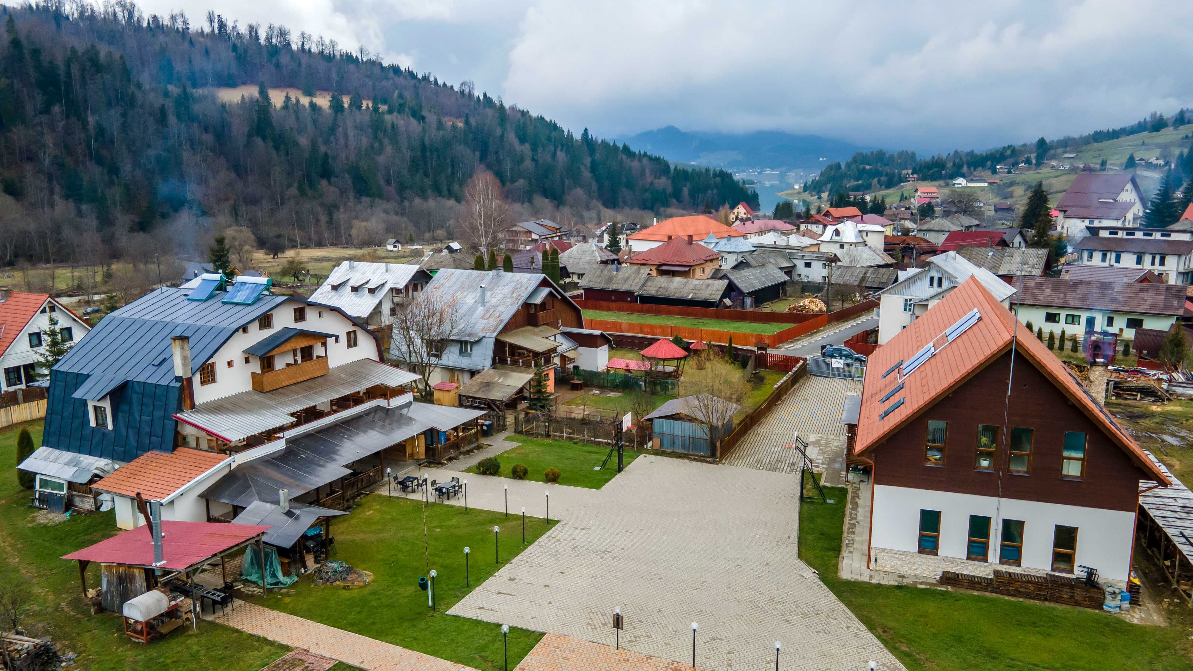 Vand Pensiune Turistica la munte, cu centru Spa, in Colibita