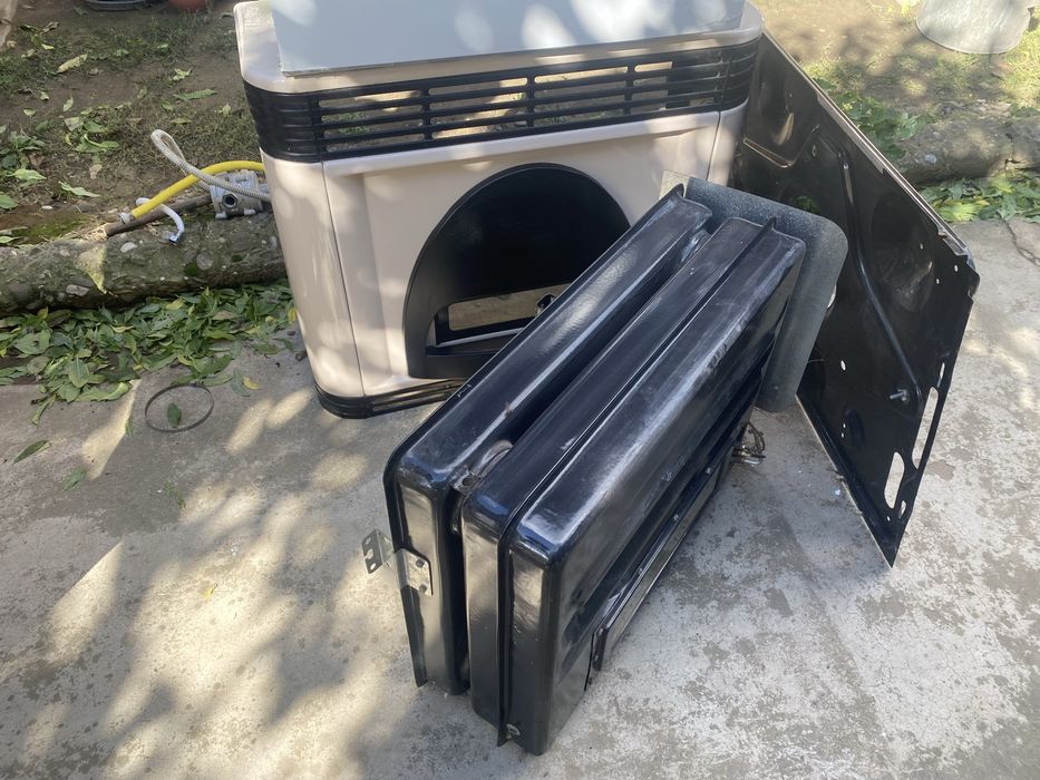 Convector functional , in stare foarte buna