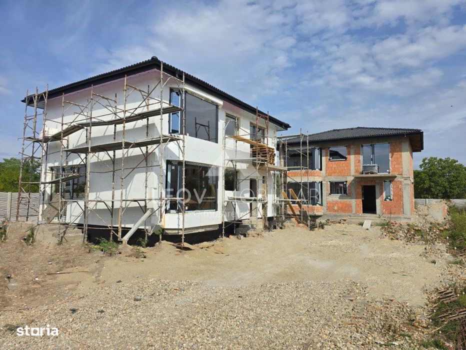 Vila superba P+1 Tunari 171mp, 4 camere, curte proprie, tigla ceramica