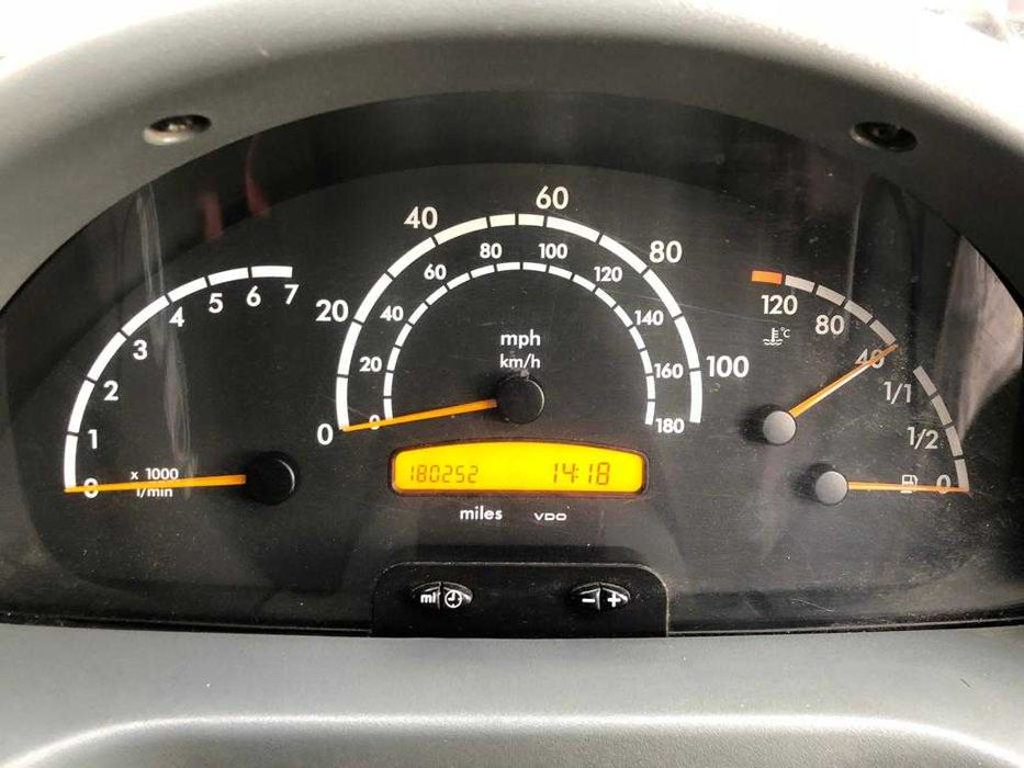 DEZMEMBREZ Mercedes SPRINTER 208 211 213 CDI 2 panouri 2003