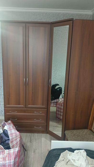 Срочно!!! Продам шкафы, кровать 1.6*2 и тахта