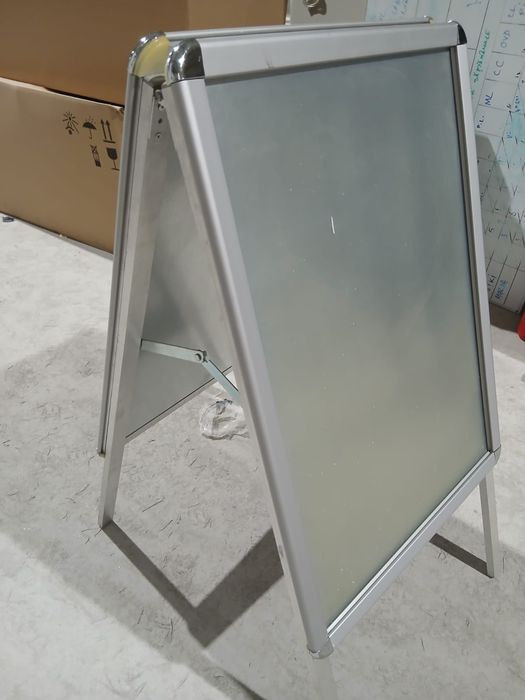 Se vinde panou publicist stradal