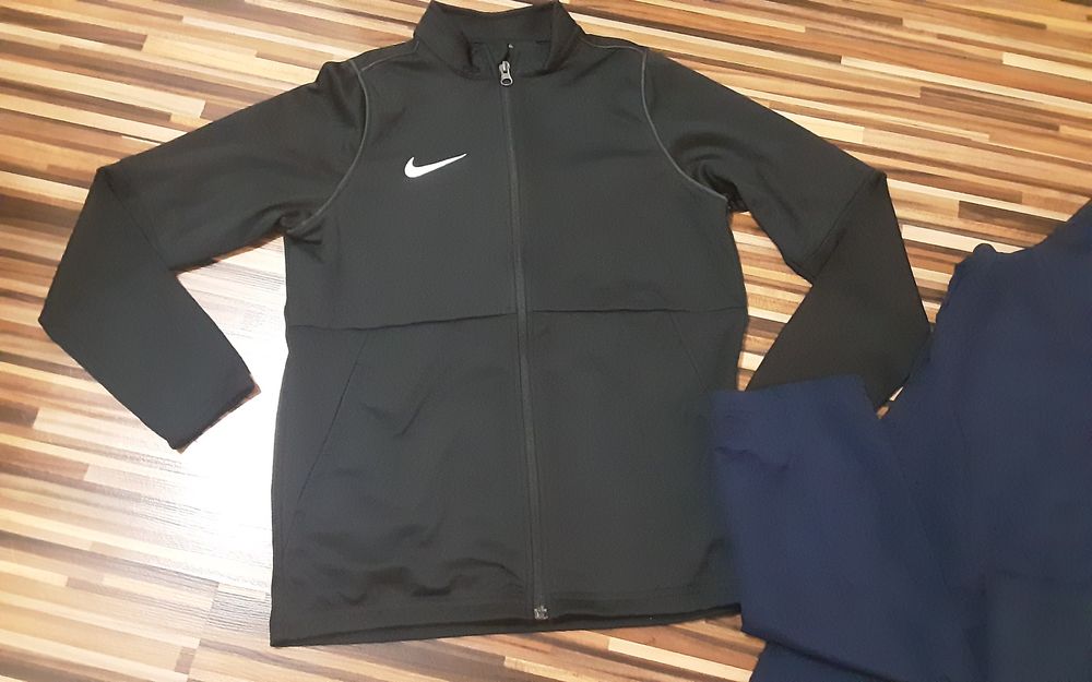 (L 147-158) NIKE оригинални долници(30лв/бр) горници(35лв/бр)