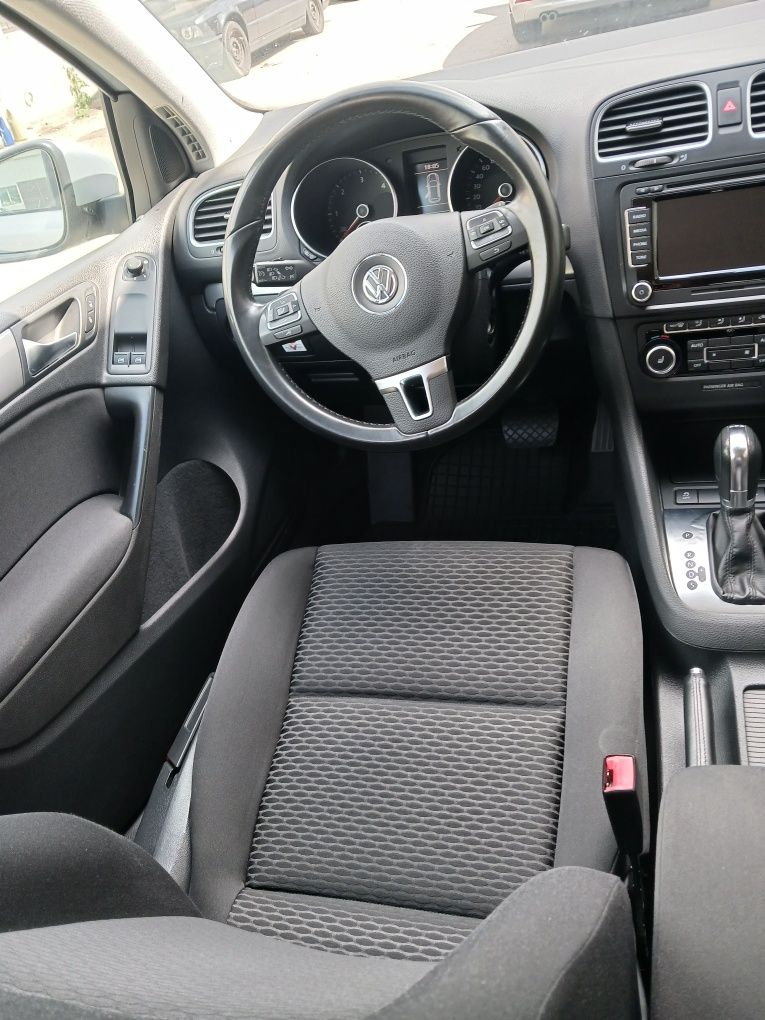 Vând VW GOLF 6 an 2012,1,6 TDI,tip motorCAYC