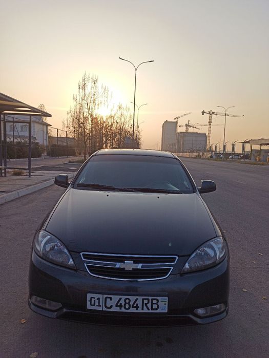 Jentra mokriy asfalt