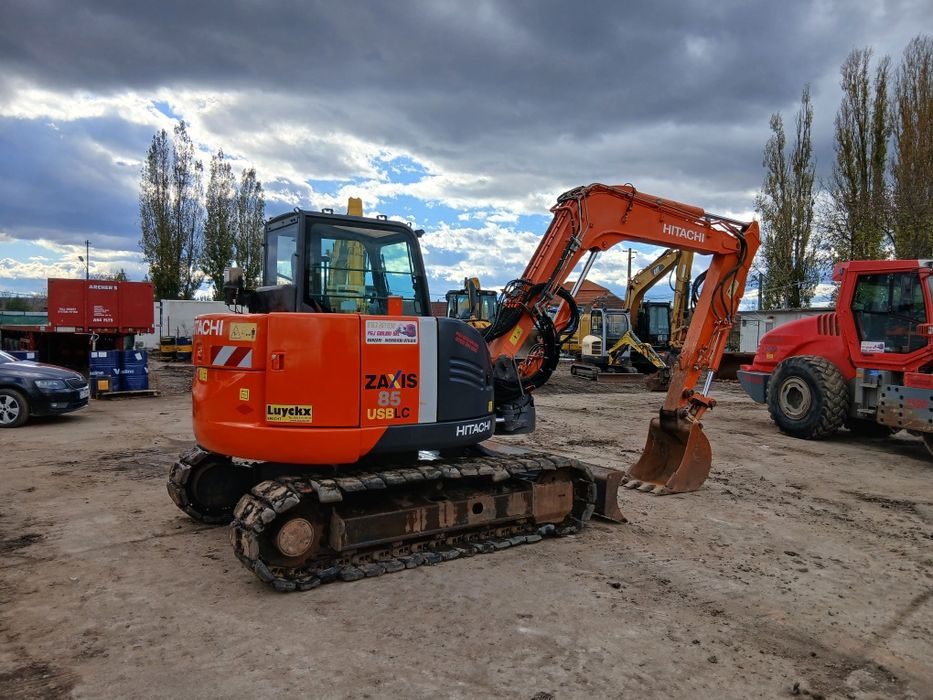 Vand excavator Hitachi 85 USB LC