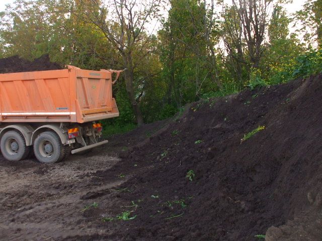 Vând pamant negru vegetal-grădina-flori-gazon-etc.