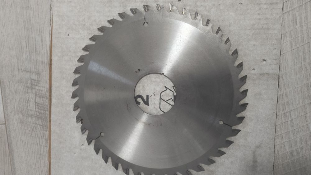 Panza incizor Leuco topline