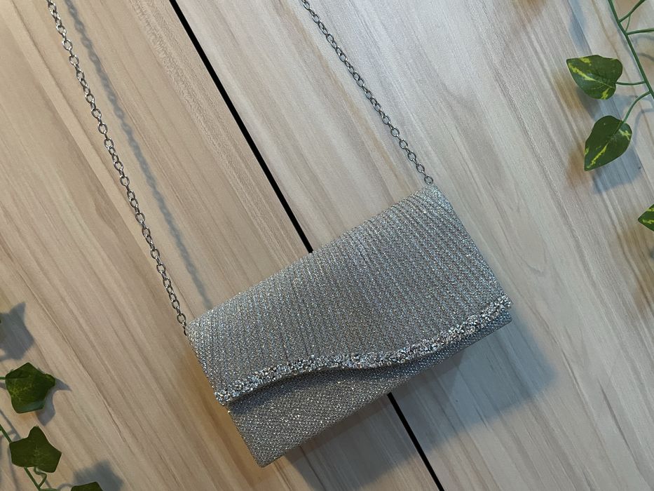 Офицялна чантичка