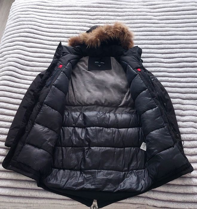 Продам зимнюю  куртку на  мальчика подростка.Размер  42(XS) в хорошем