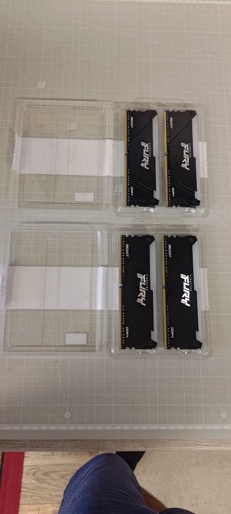 32GB - 2 Кита Kingston FURY Beast RGB Black 16GB (2x8GB) 3600MT/s DDR4