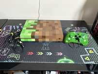 XBOX One S 1 tb Minecraft Limited Edition + стойка