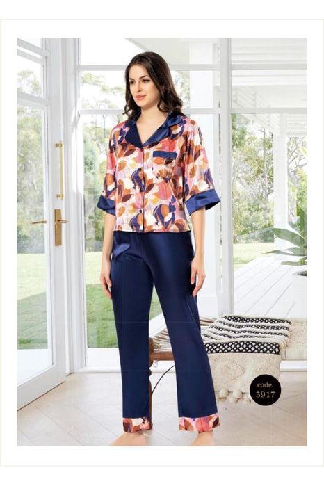 Дамски пижами и нощници