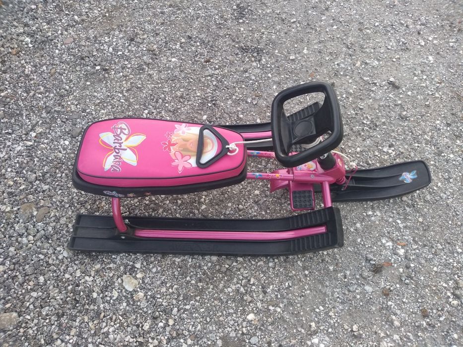 Детска шейна с кормило .