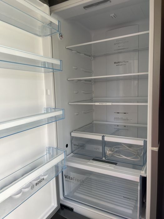 Хладилник с фризер