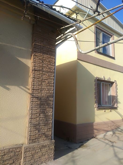 Продам два дома на одном участке