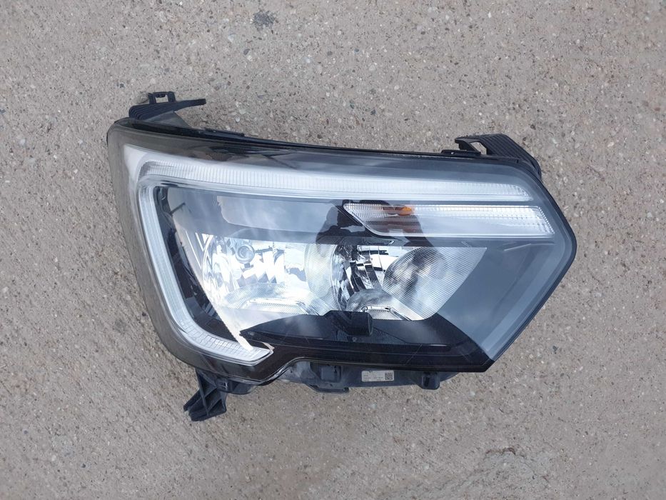Far partea dreapta Renault Master 4 2020+