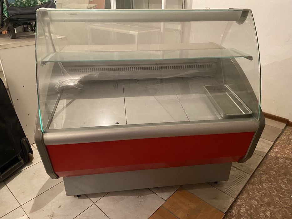 Холодильная витрина