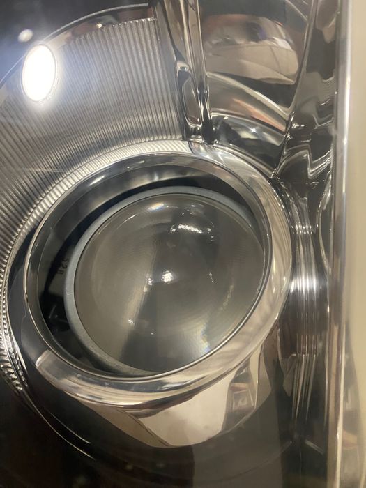 Оригинален Ляв фар Toyota Yaris - Много добро състояние