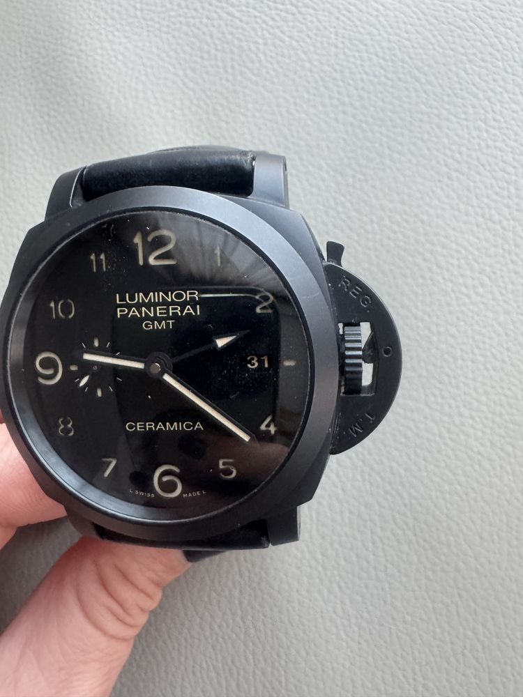 Часовник Panerai PAM441