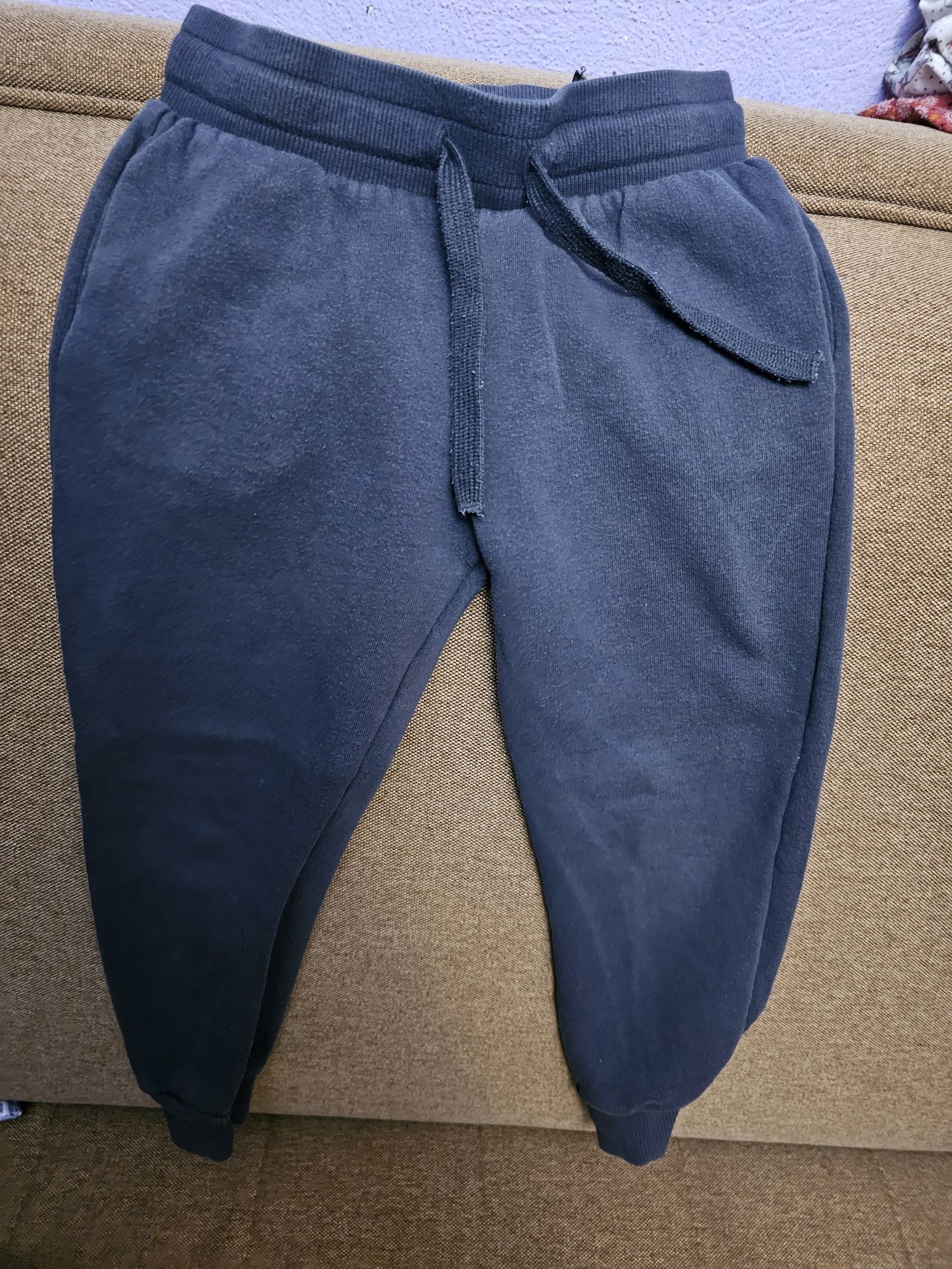 Pantaloni baiat 4-5 ani