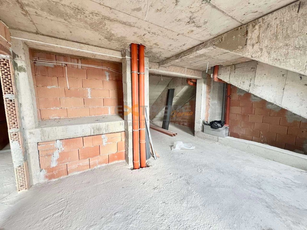 Продава се Тристаен апартамент в Варна, Погреби - 124 кв.м за 1500 €/кв.м - Снимка #6