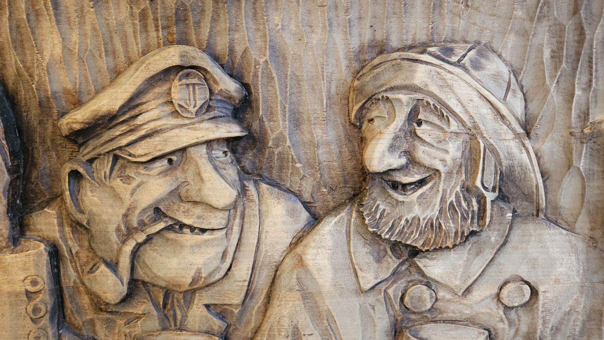 Tablou in relief sculptat în lemn masiv
