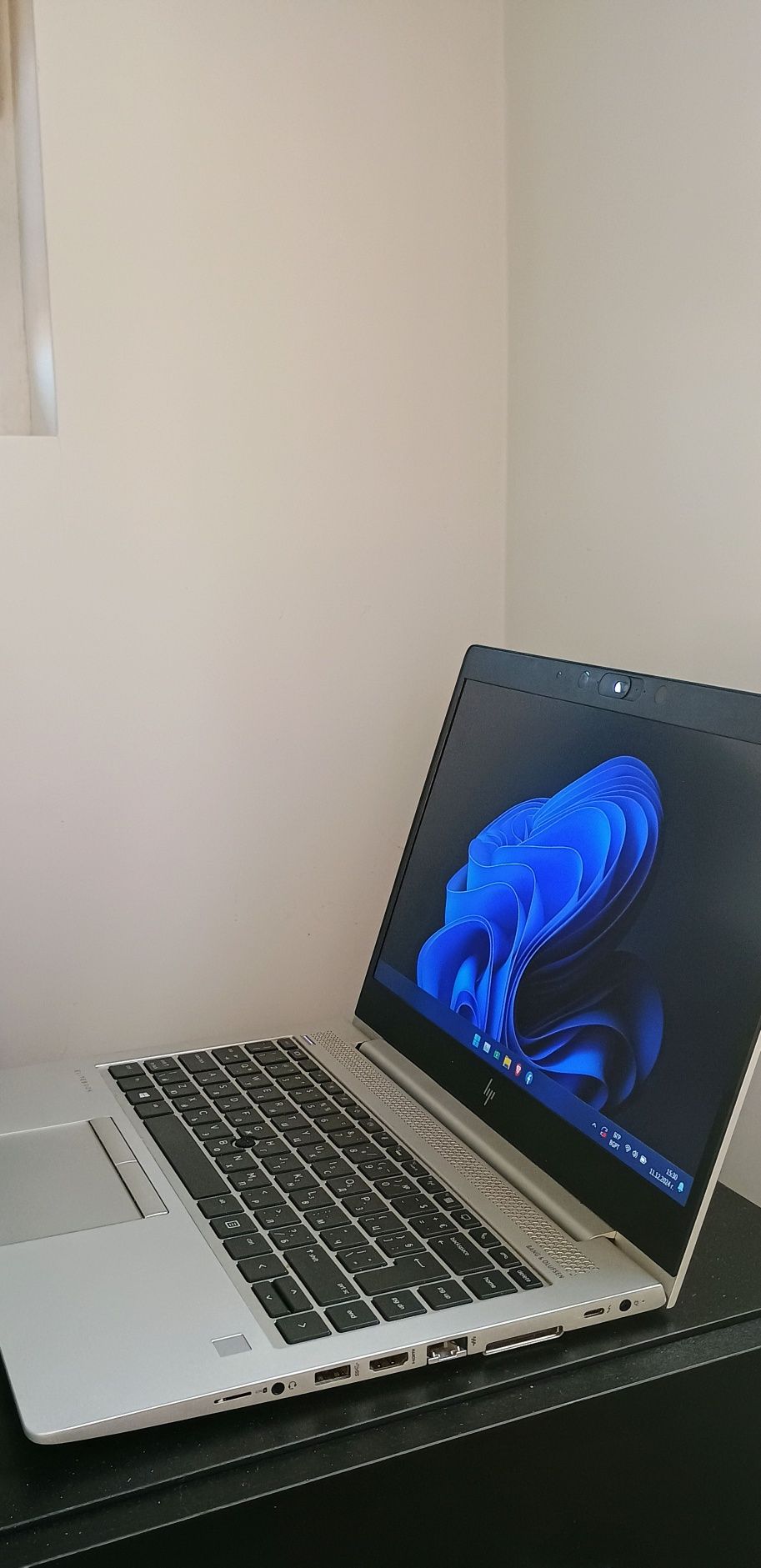 Лаптоп HP EliteBook 840 G5 с radeon rx 540 2gb,8gb Ram