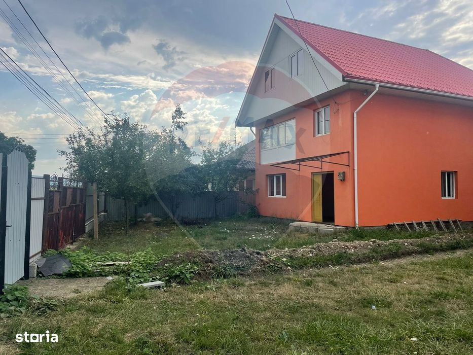 Casă / Vilă cu 6 camere de vânzare Leontinesti - Bacau