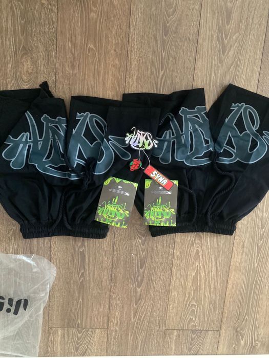 Шорты бренда Syna World