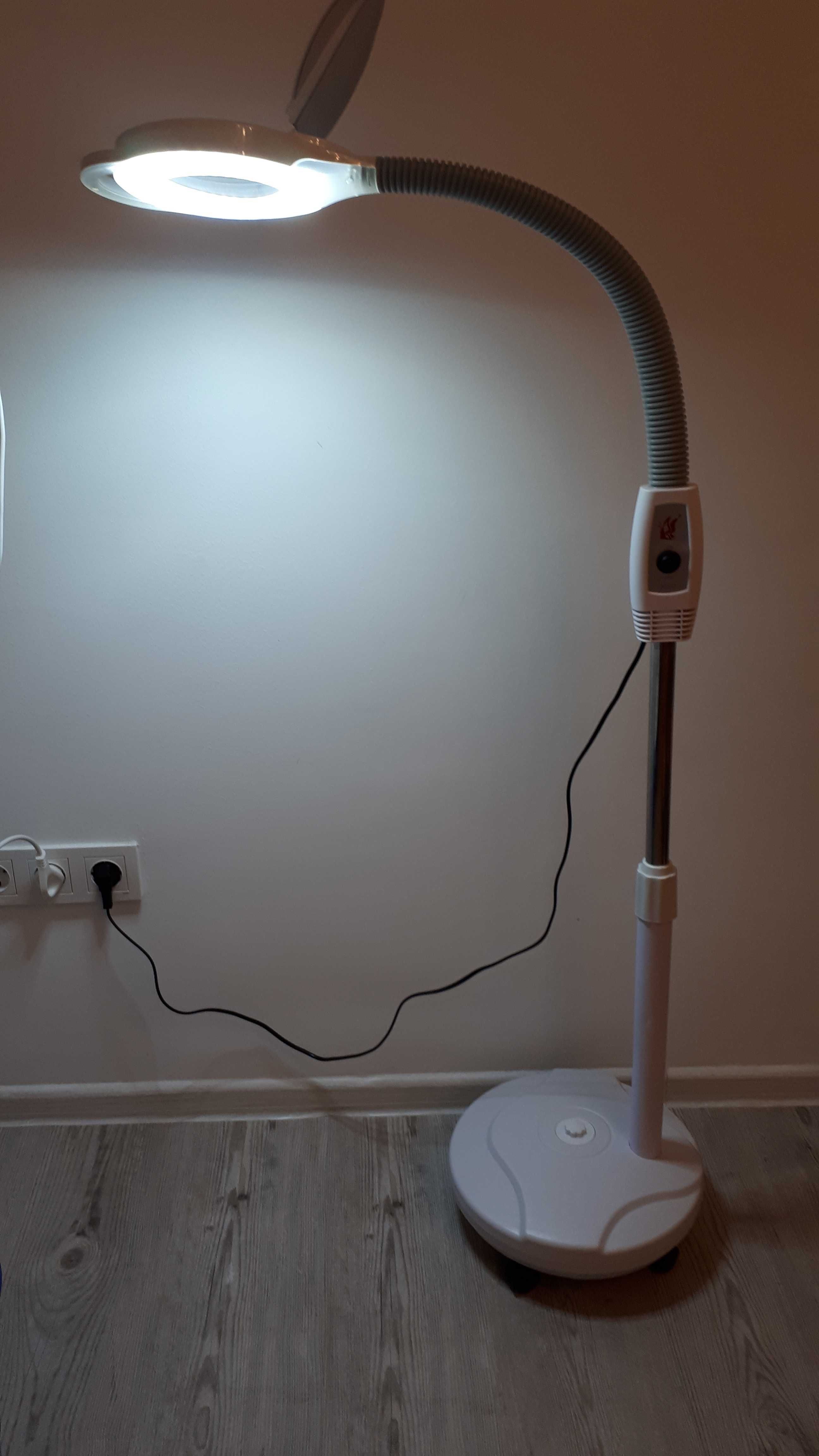 Напольная LED-лампа лупа для косметологов