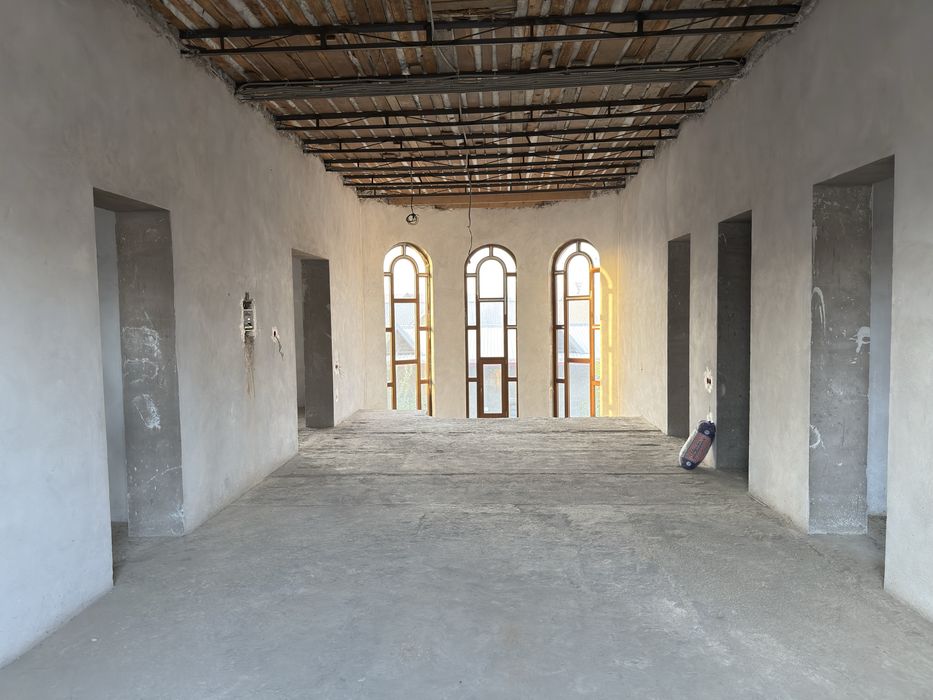 Yunus-obod tumani Xasanboyda 3 etajli uy sotiladi