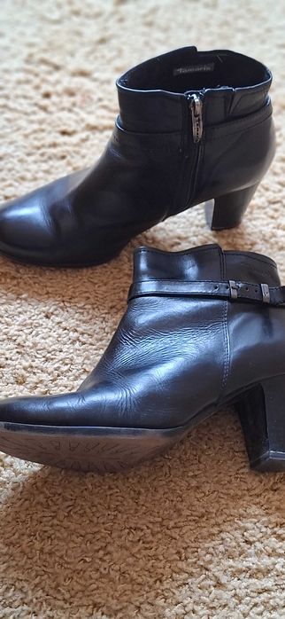 Botine negre din piele ,marca Tamamaris