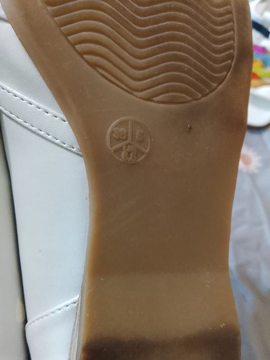 Donez 2 perechi încălțăminte de dama Nr 38