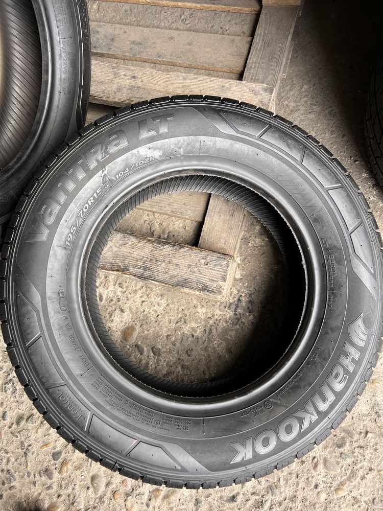 2 anvelope vara NOI 195/70/15 C , Hankook