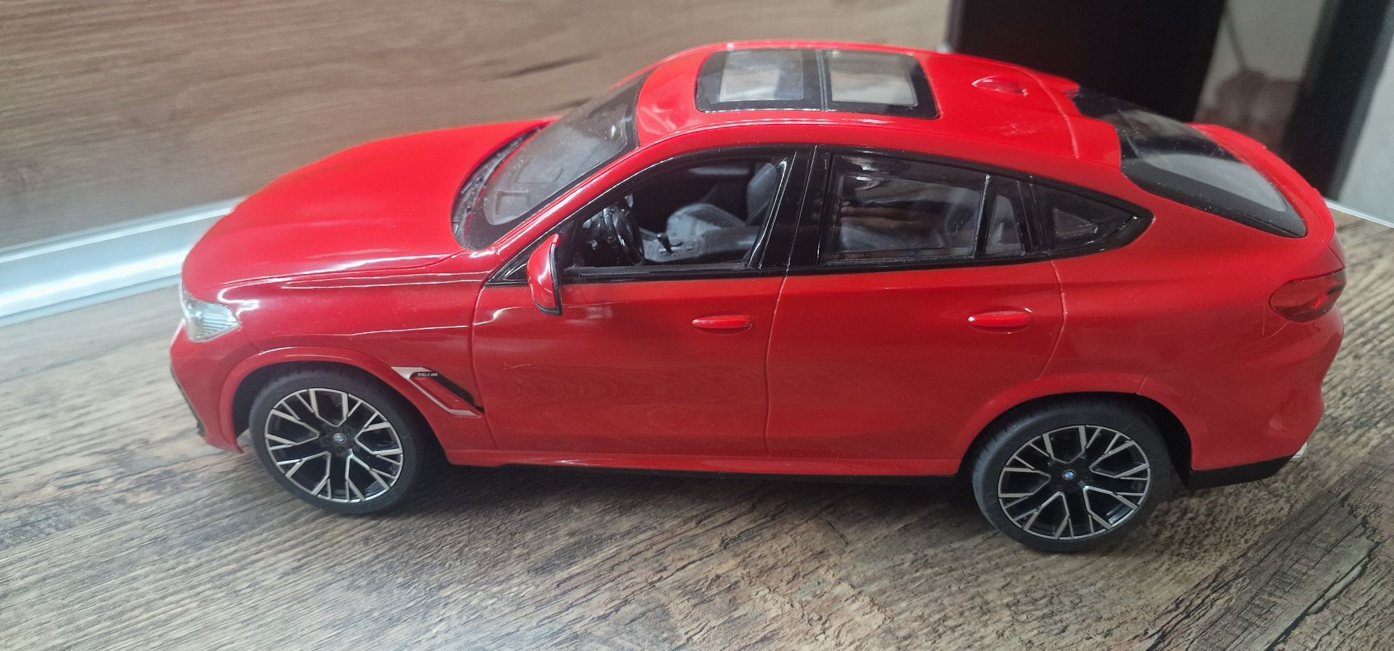 Радиоуправляема кола BMW x6m