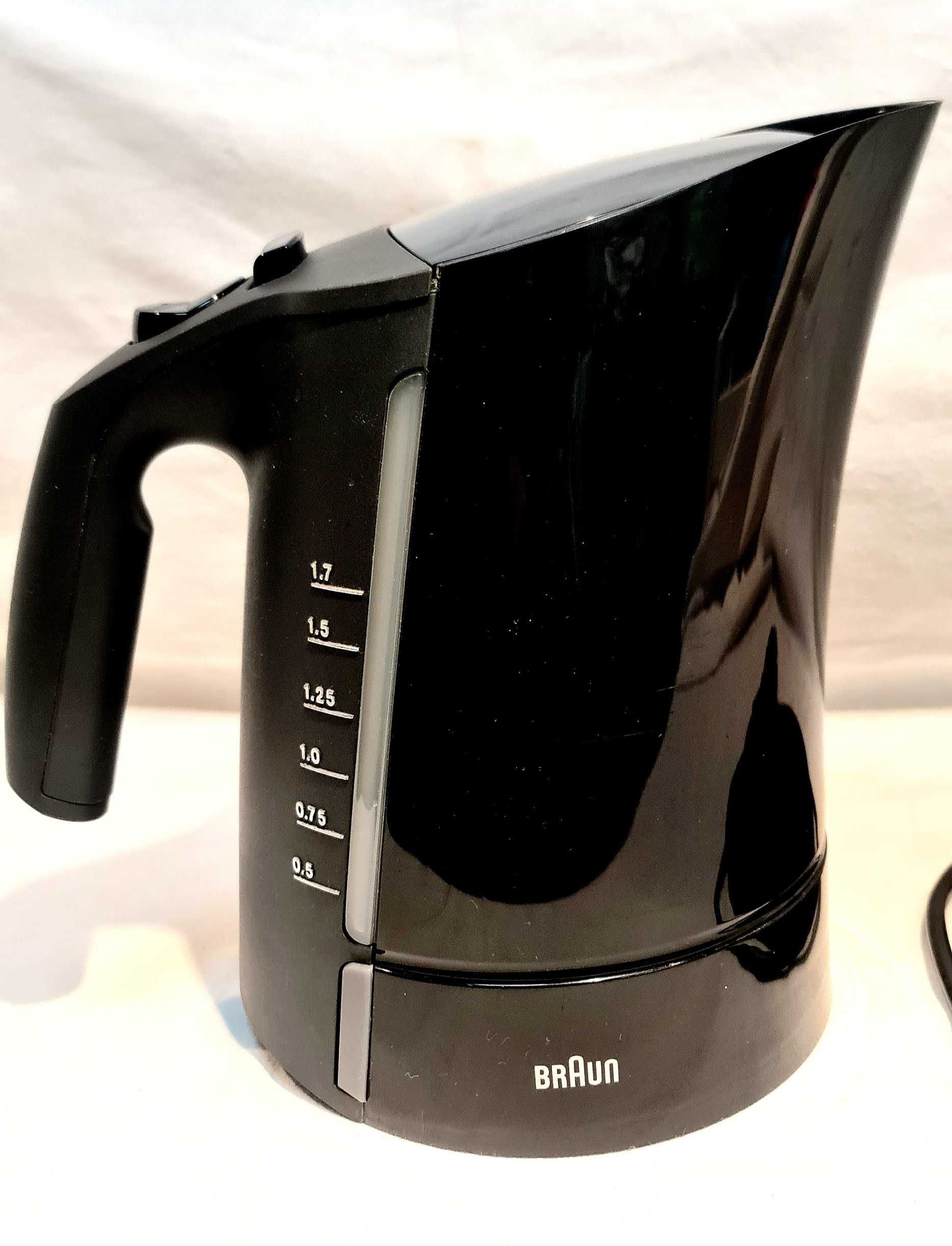 Електрическа кана за вода ,,Braun" WK300, 2200 W, 1.7 л, Черна